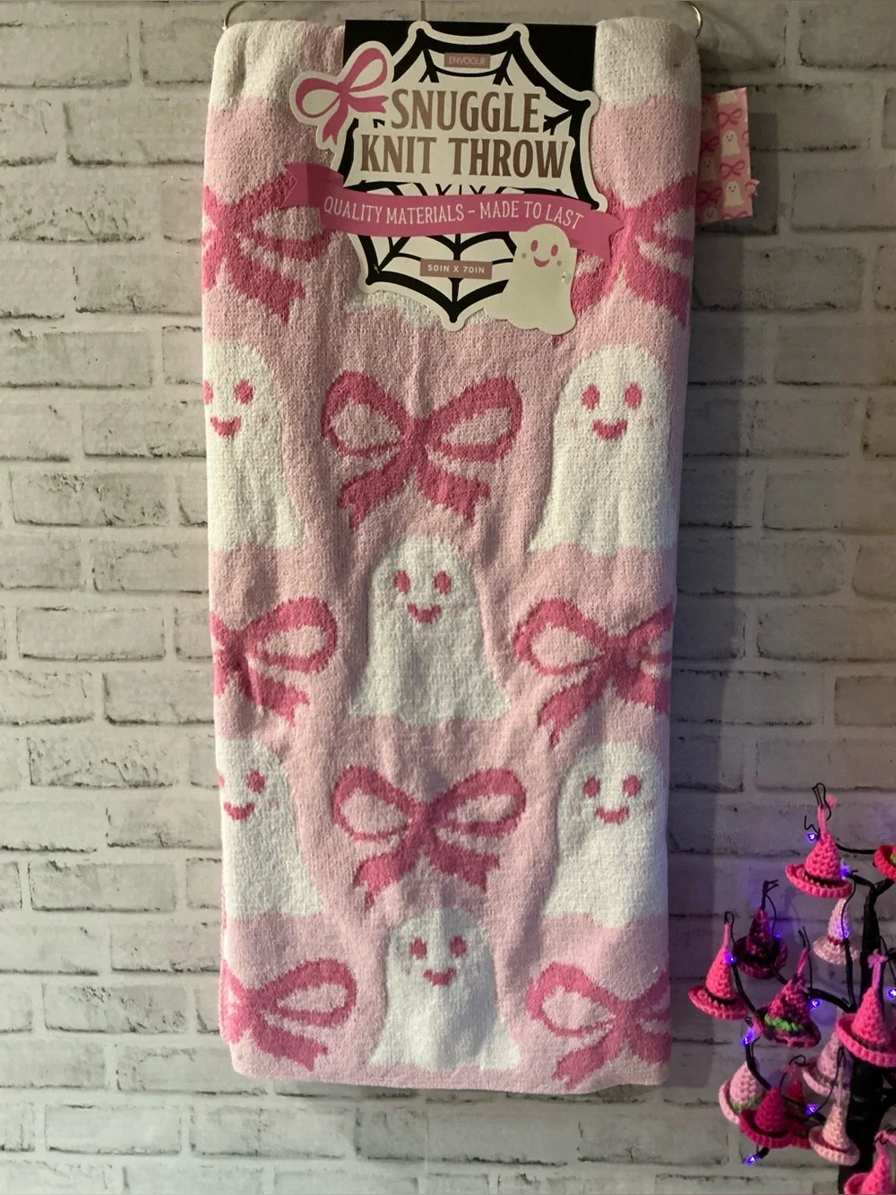 ENVOGUE Pink Knit Girlie Ghost Throw-50” x 70”
